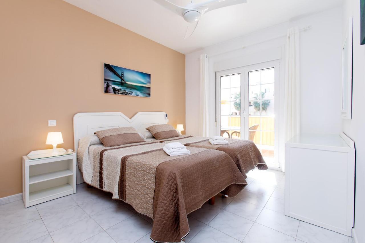 At Almoraide Rooms Suites (Adults Only) Nerja Esterno foto