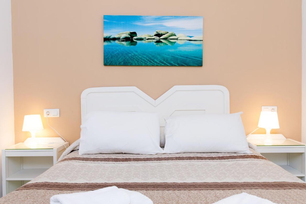 At Almoraide Rooms Suites (Adults Only) Nerja Esterno foto